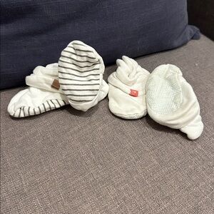 Pair of Goumikids Baby Booties, 0-3m